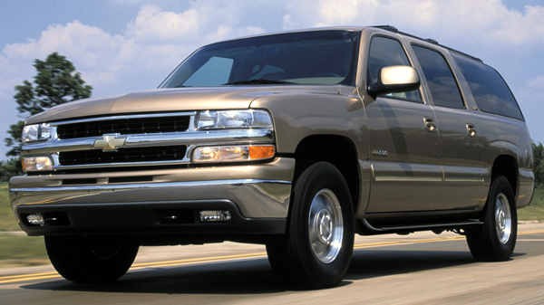 Chevrolet Suburban 9 (2000-2002)